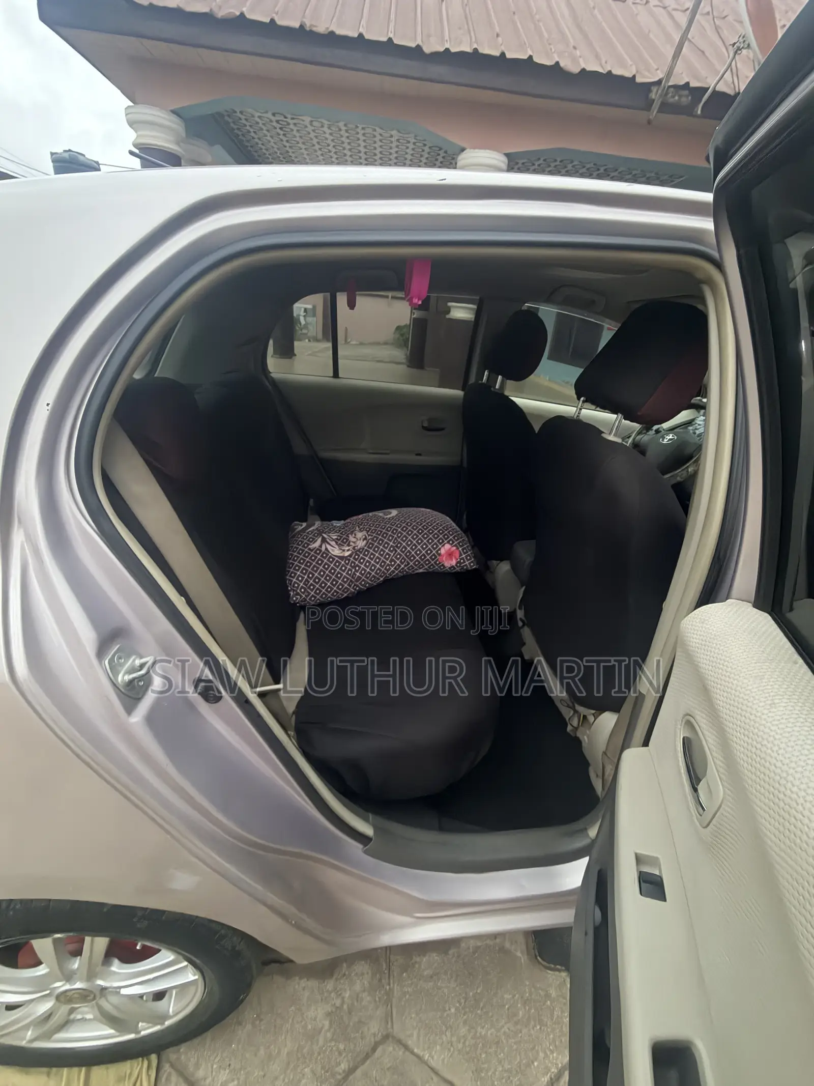 Toyota Vitz 2012