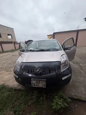 Toyota Vitz 2012