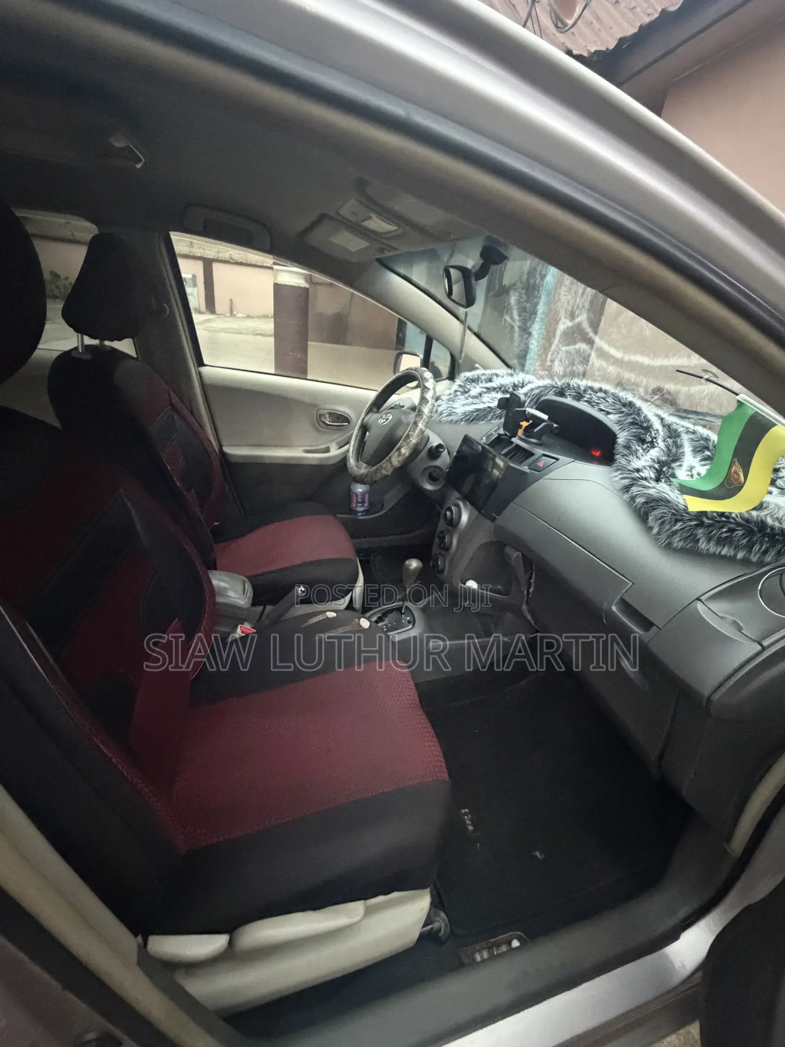 Toyota Vitz 2012