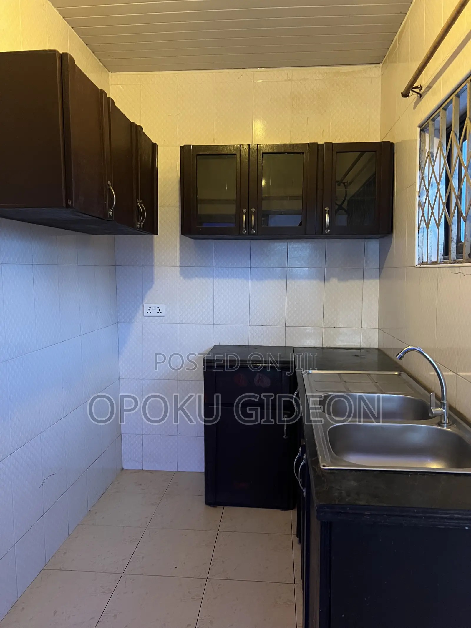 1bdrm Room & Parlour in Pentecost Junction, Ablekuma for rent