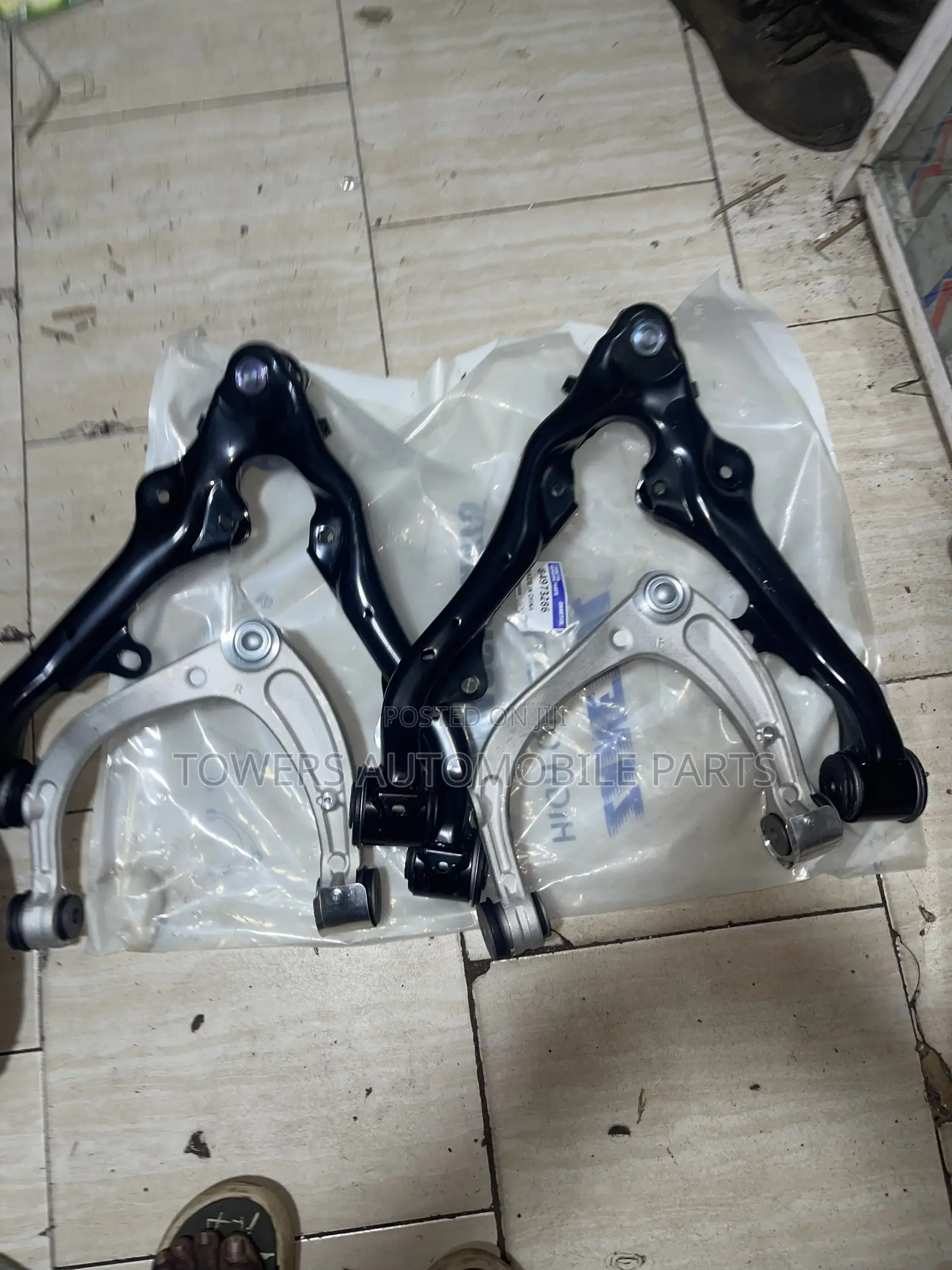 Cadillac Escalade GMC Yukon , Tahoe , Suburban 2020-2025 Arms Set