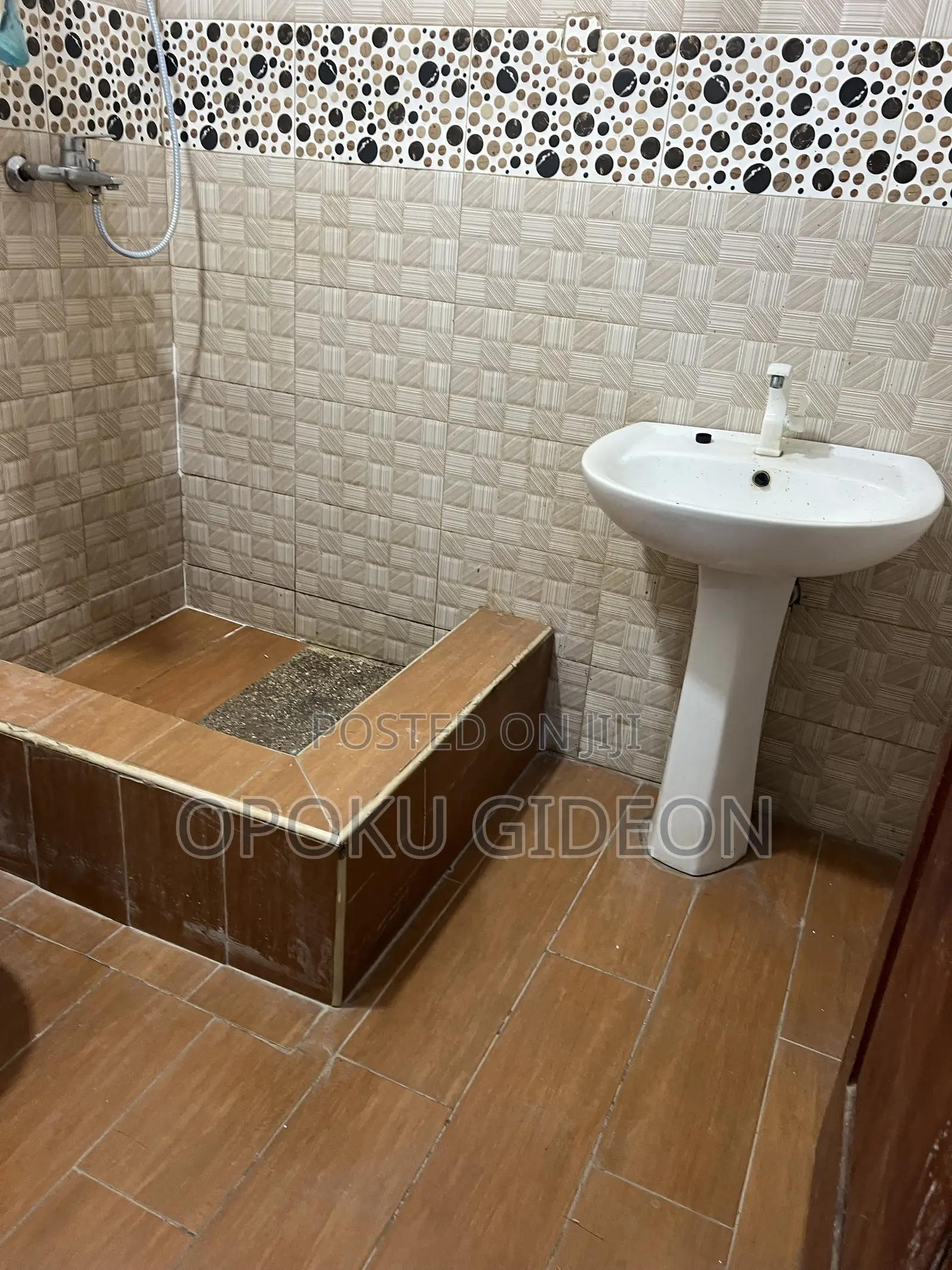 2bdrm Apartment in Ablekuma, Olebu for rent