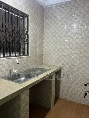 2bdrm Apartment in Ablekuma, Olebu for rent