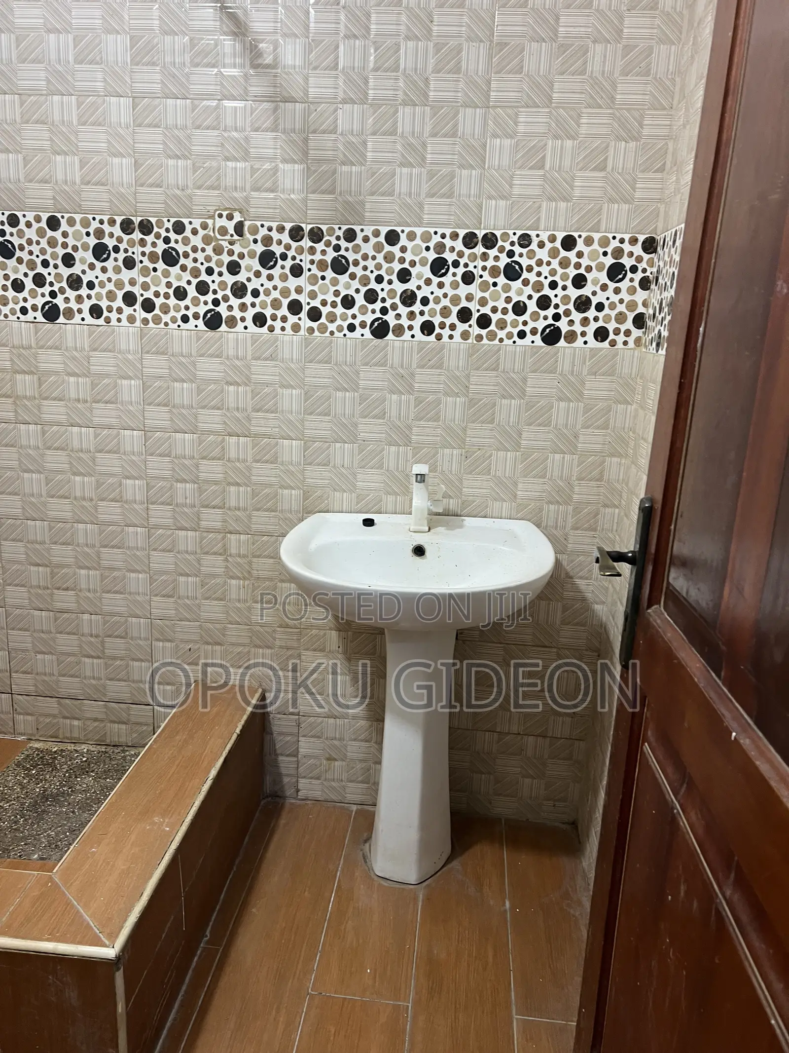 2bdrm Apartment in Ablekuma, Olebu for rent