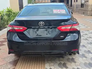Toyota Camry SE FWD (2.5L 4cyl 8AM) 2018 Black