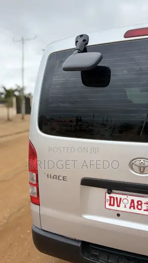 Toyota HiAce 2011 Silver