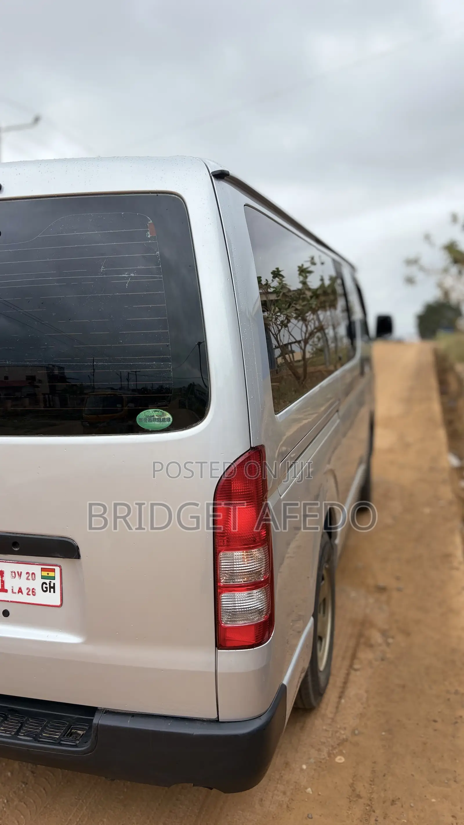 Toyota HiAce 2011 Silver