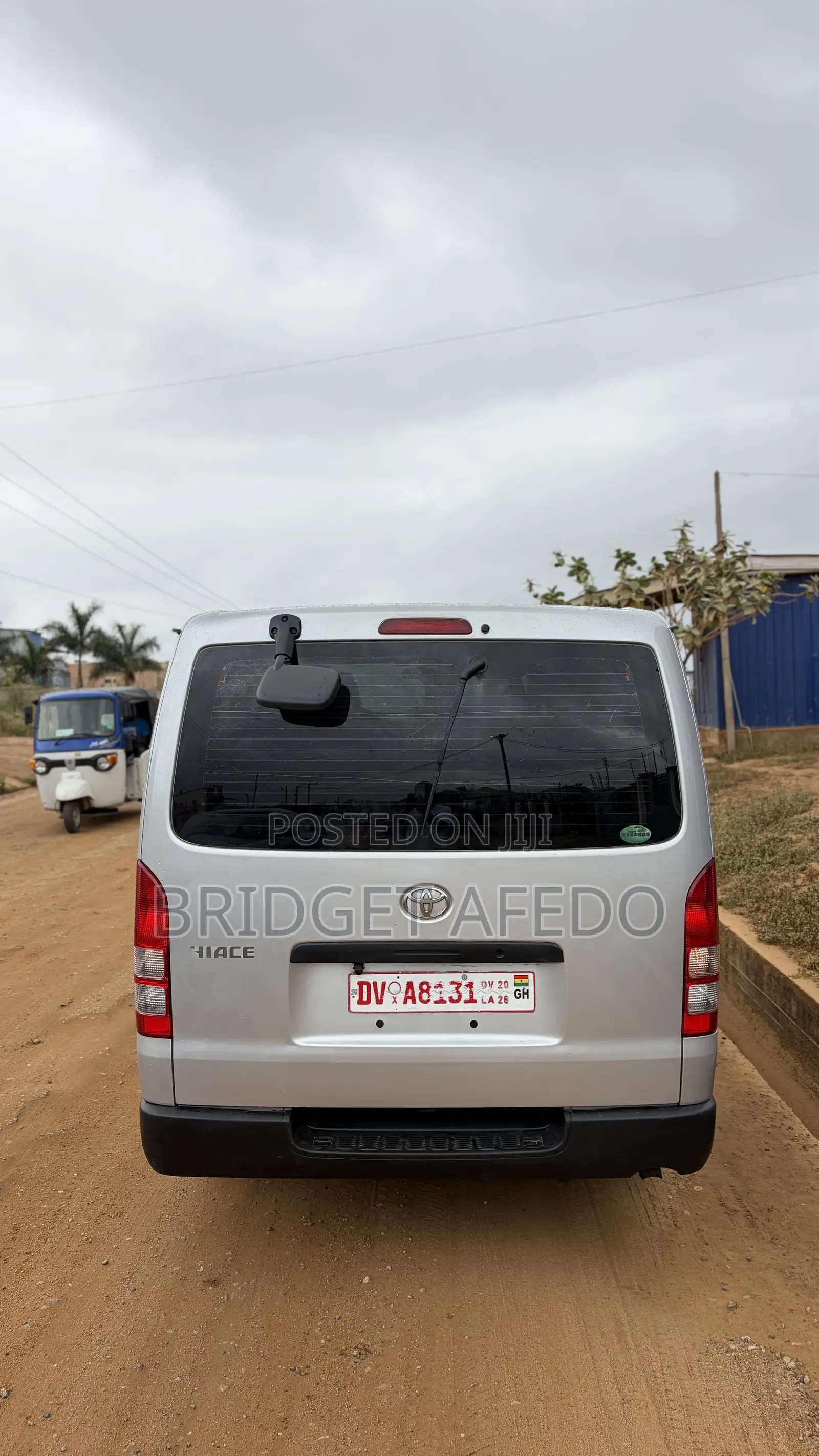 Toyota HiAce 2011 Silver