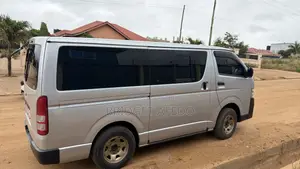Toyota HiAce 2011 Silver