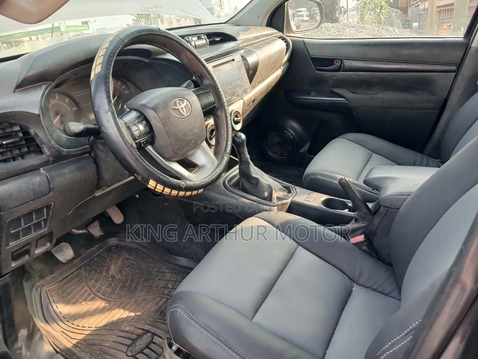 Toyota Hilux Revo Double Cab Petrol 2.7 AWD 2017 Gray
