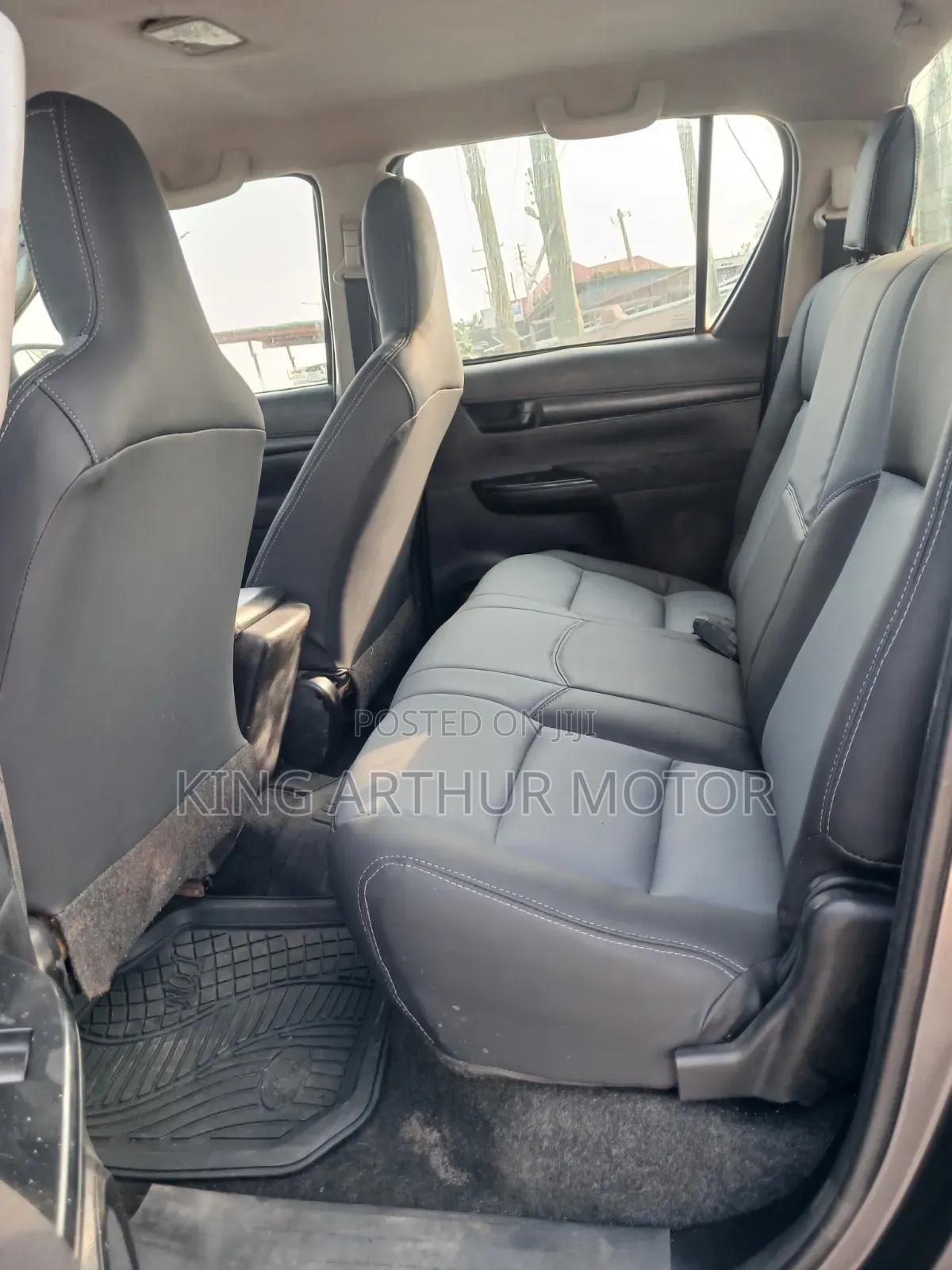 Toyota Hilux Revo Double Cab Petrol 2.7 AWD 2017 Gray