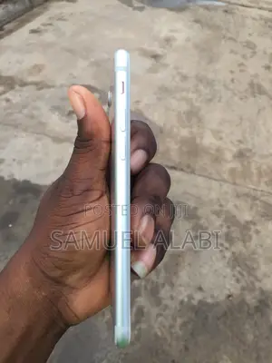 Apple iPhone 7 32 GB Silver