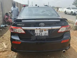 Toyota Corolla S 5-Speed 2013 Black