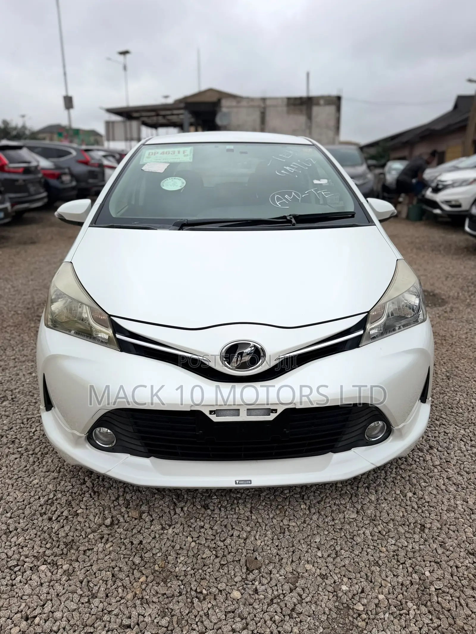 Toyota Vitz 1.5 FWD 3dr 2015 White