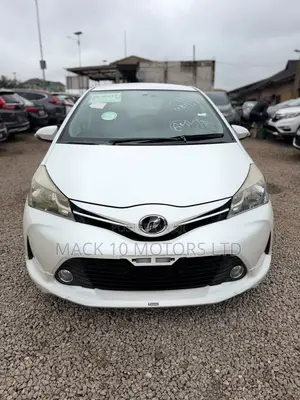 Toyota Vitz 1.5 FWD 3dr 2015 White