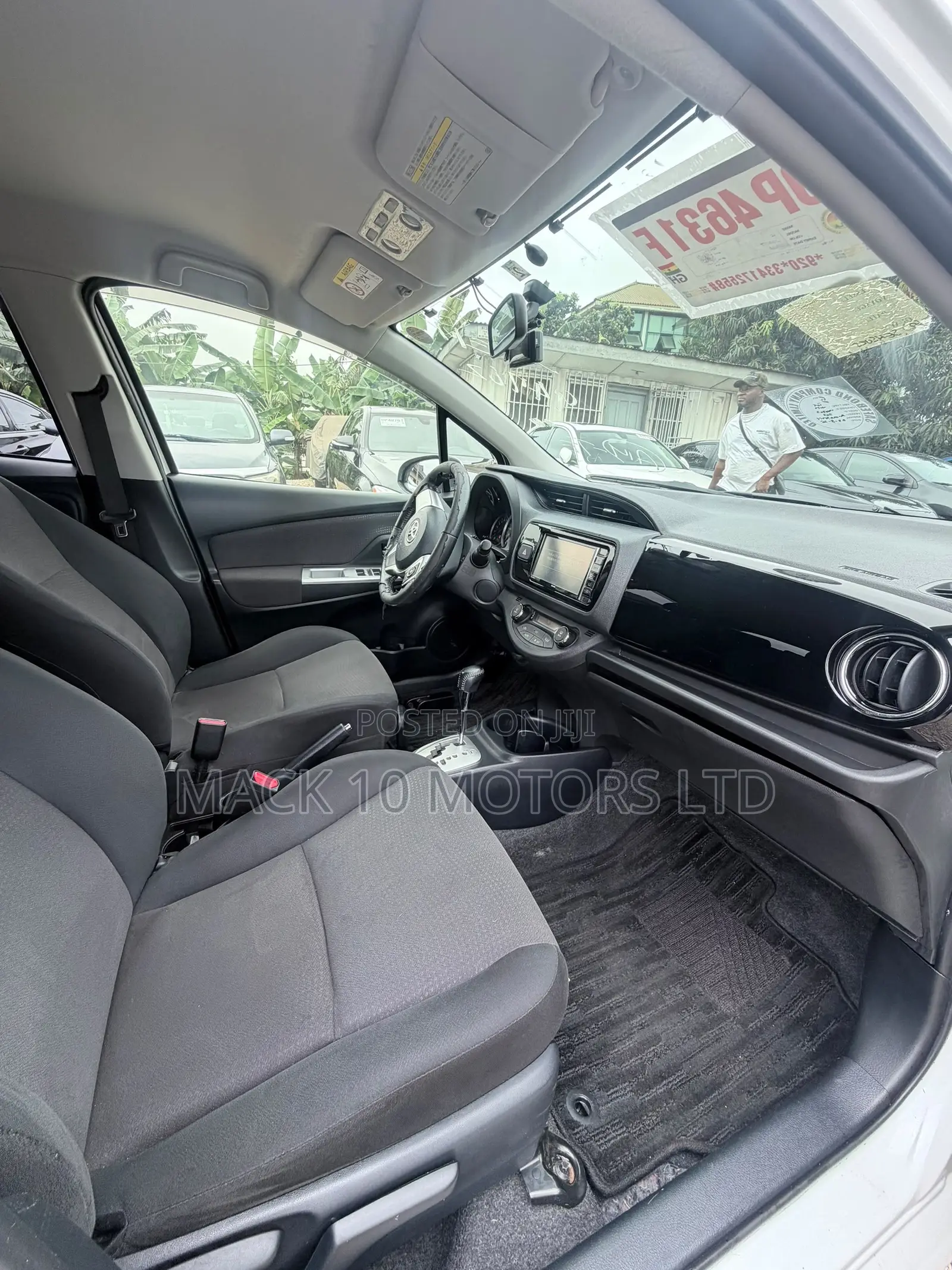 Toyota Vitz 1.5 FWD 3dr 2015 White