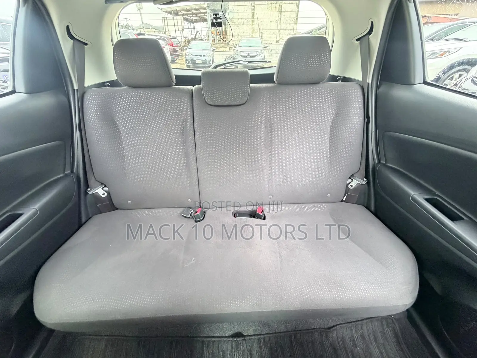 Toyota Vitz 1.5 FWD 3dr 2015 White