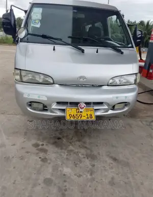 Hyundai H-100 2003 Silver