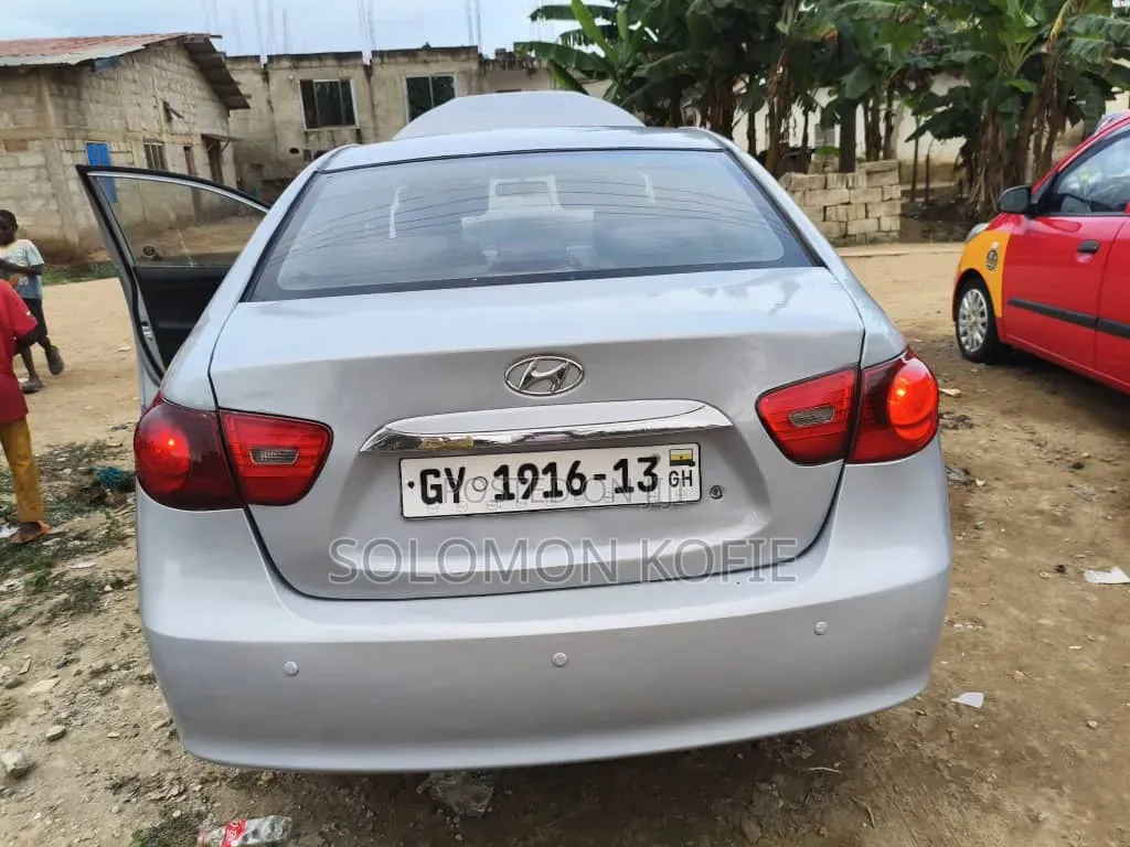 Hyundai Elantra 2010 Silver