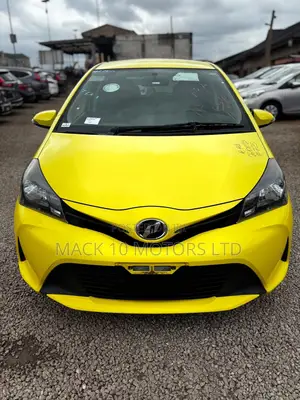Toyota Vitz 1.5 FWD 3dr 2015 Yellow
