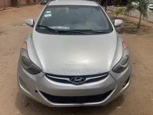 Hyundai Elantra GLS Sedan FWD (1.8L 4cyl 6M) 2013 Silver