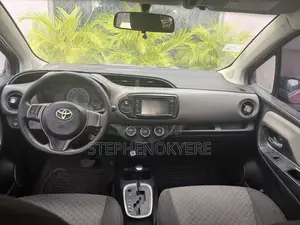 Toyota Yaris 2015 Red