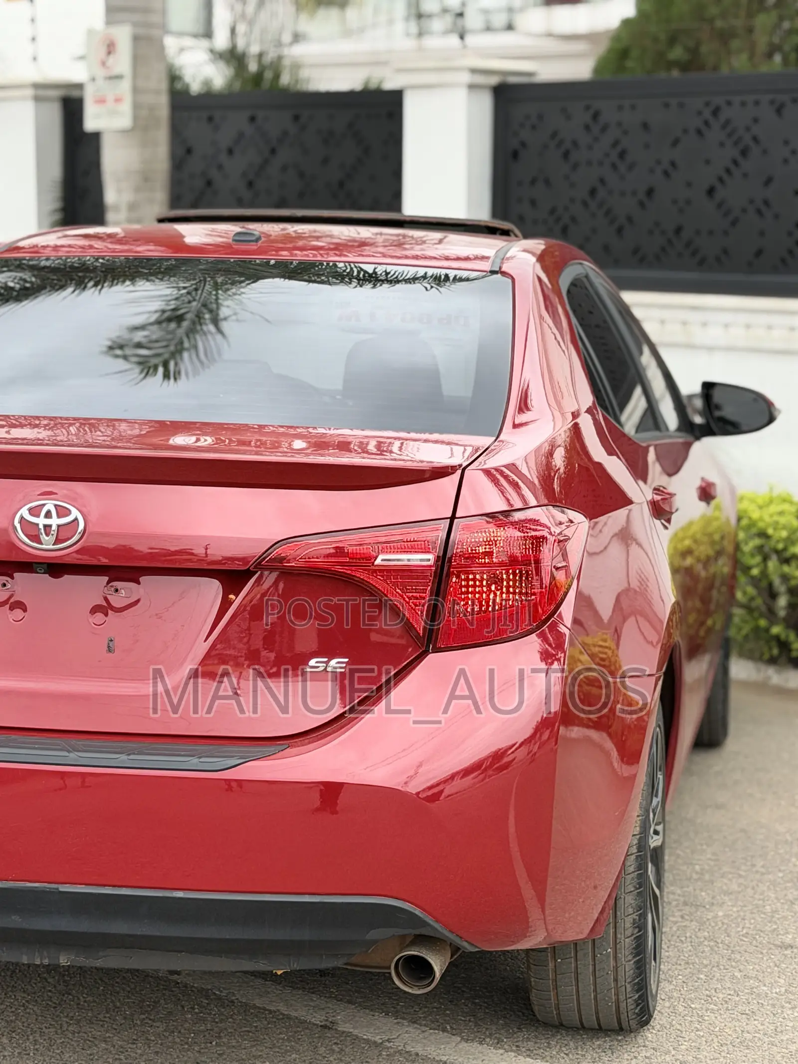 Toyota Corolla SE 4dr Sedan (1.8L 4cyl CVT) 2017 Red