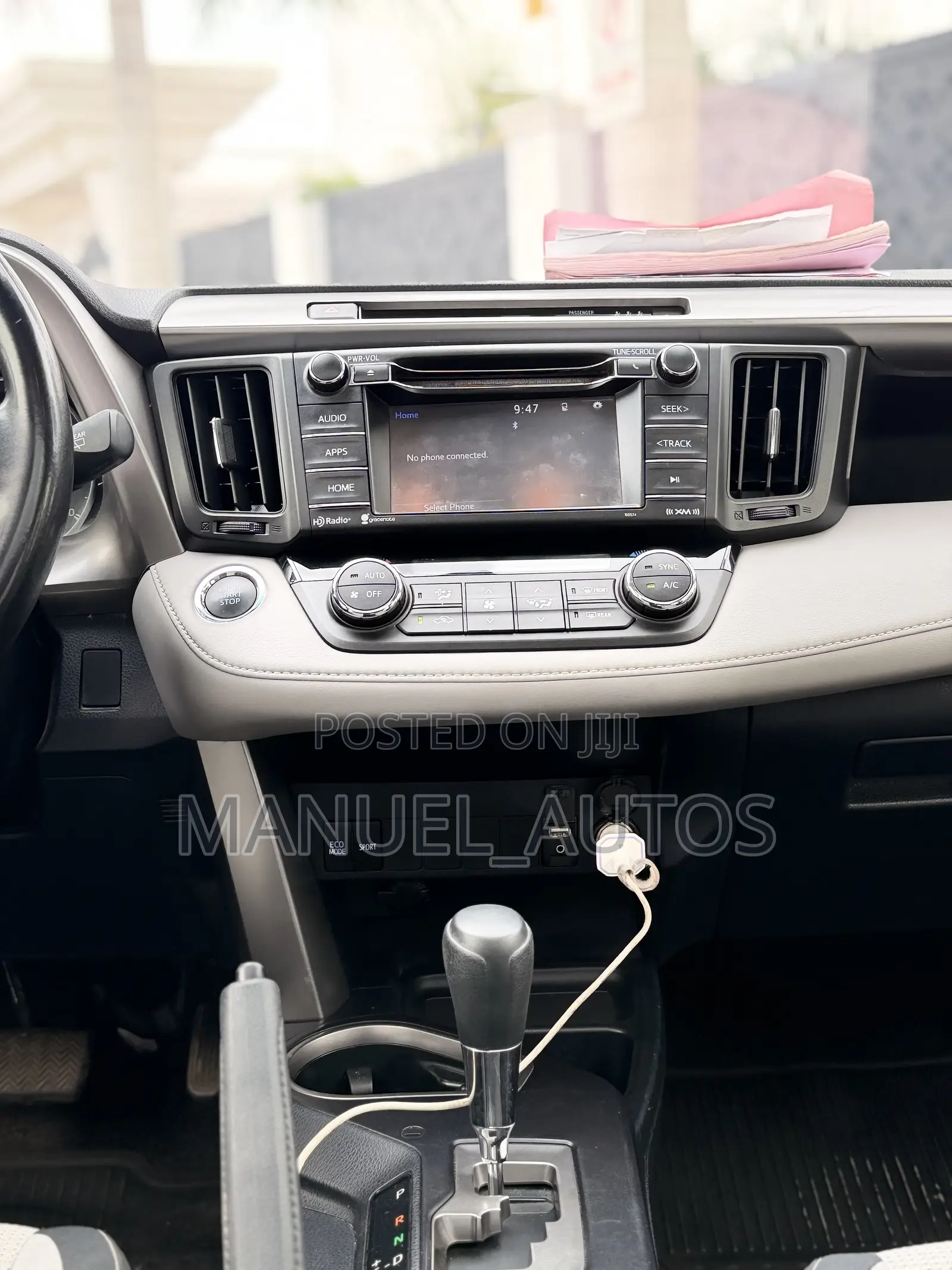 Toyota RAV4 XLE 4dr SUV AWD (2.5L 4cyl 6A) 2018 Silver
