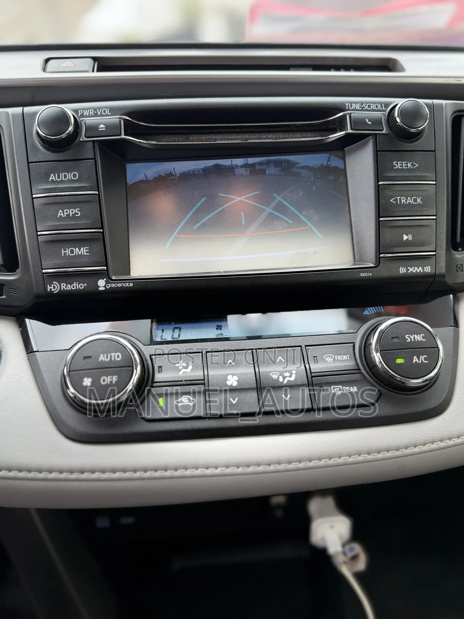 Toyota RAV4 XLE 4dr SUV AWD (2.5L 4cyl 6A) 2018 Silver