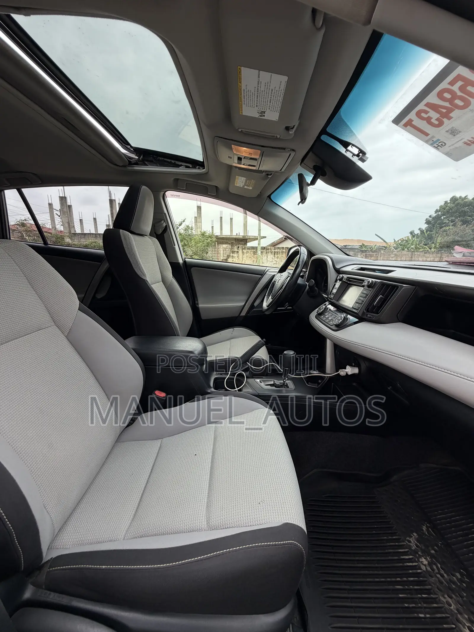 Toyota RAV4 XLE 4dr SUV AWD (2.5L 4cyl 6A) 2018 Silver