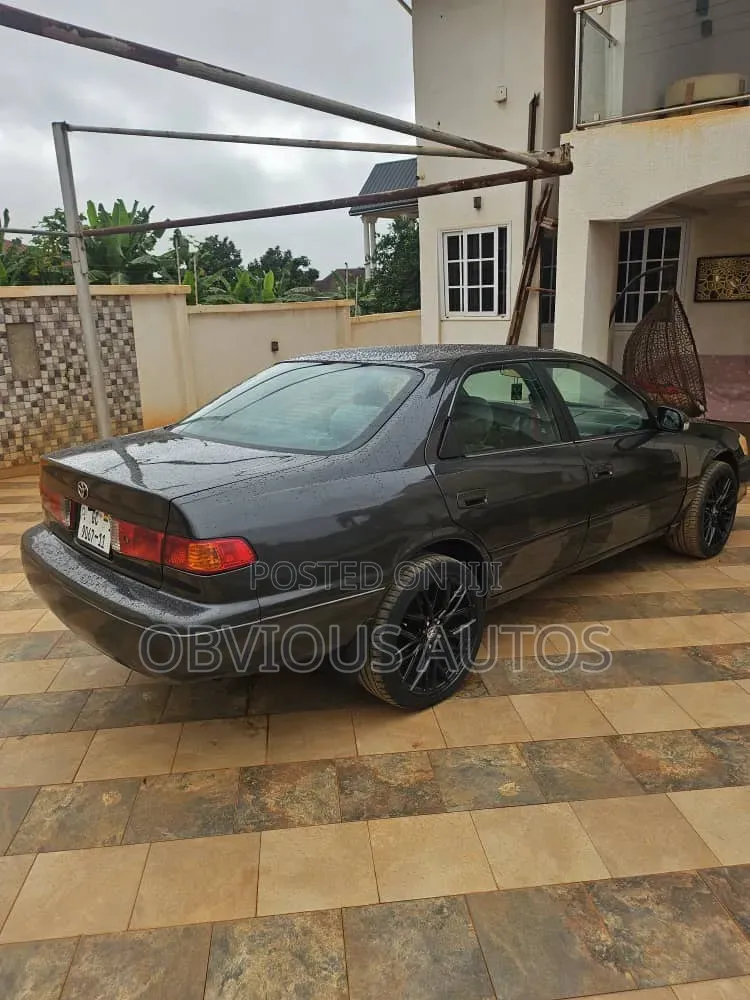 Toyota Camry LE V6 4dr Sedan (3.0L 6cyl 4A) 2001 Gray