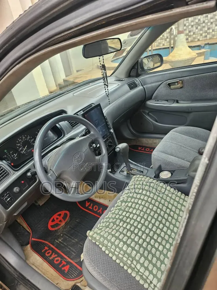 Toyota Camry LE V6 4dr Sedan (3.0L 6cyl 4A) 2001 Gray