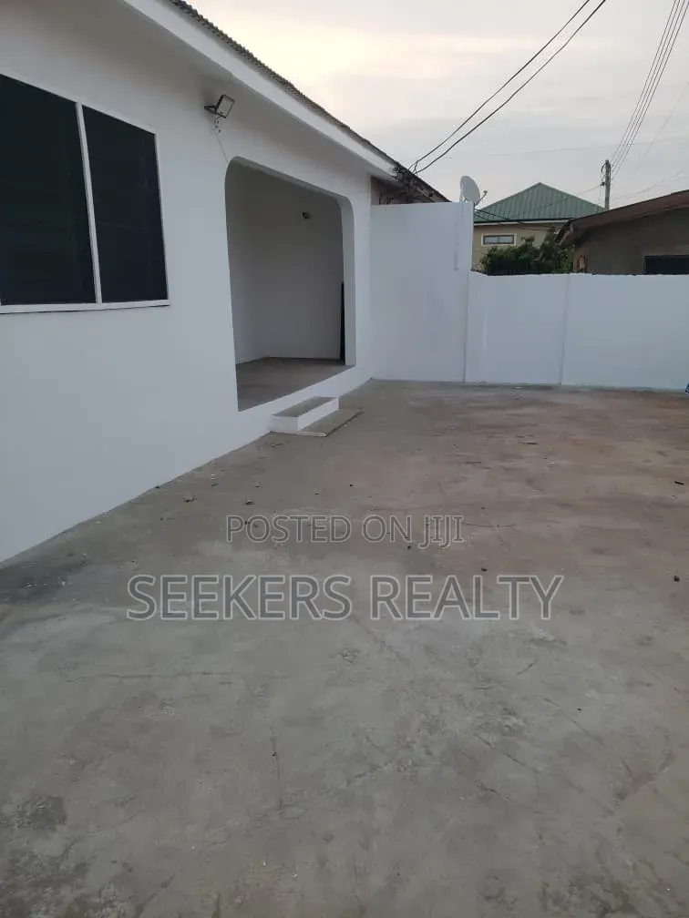 2bdrm House in Seekers Realty, GREDA Estate for rent