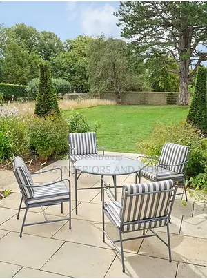 5 Piece Outdoor Dining Set((Grey and White Stripe)