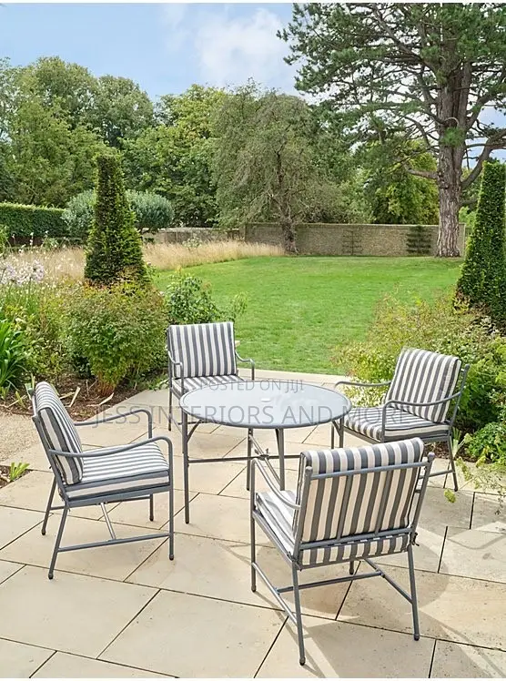 5 Piece Outdoor Dining Set((Grey and White Stripe)