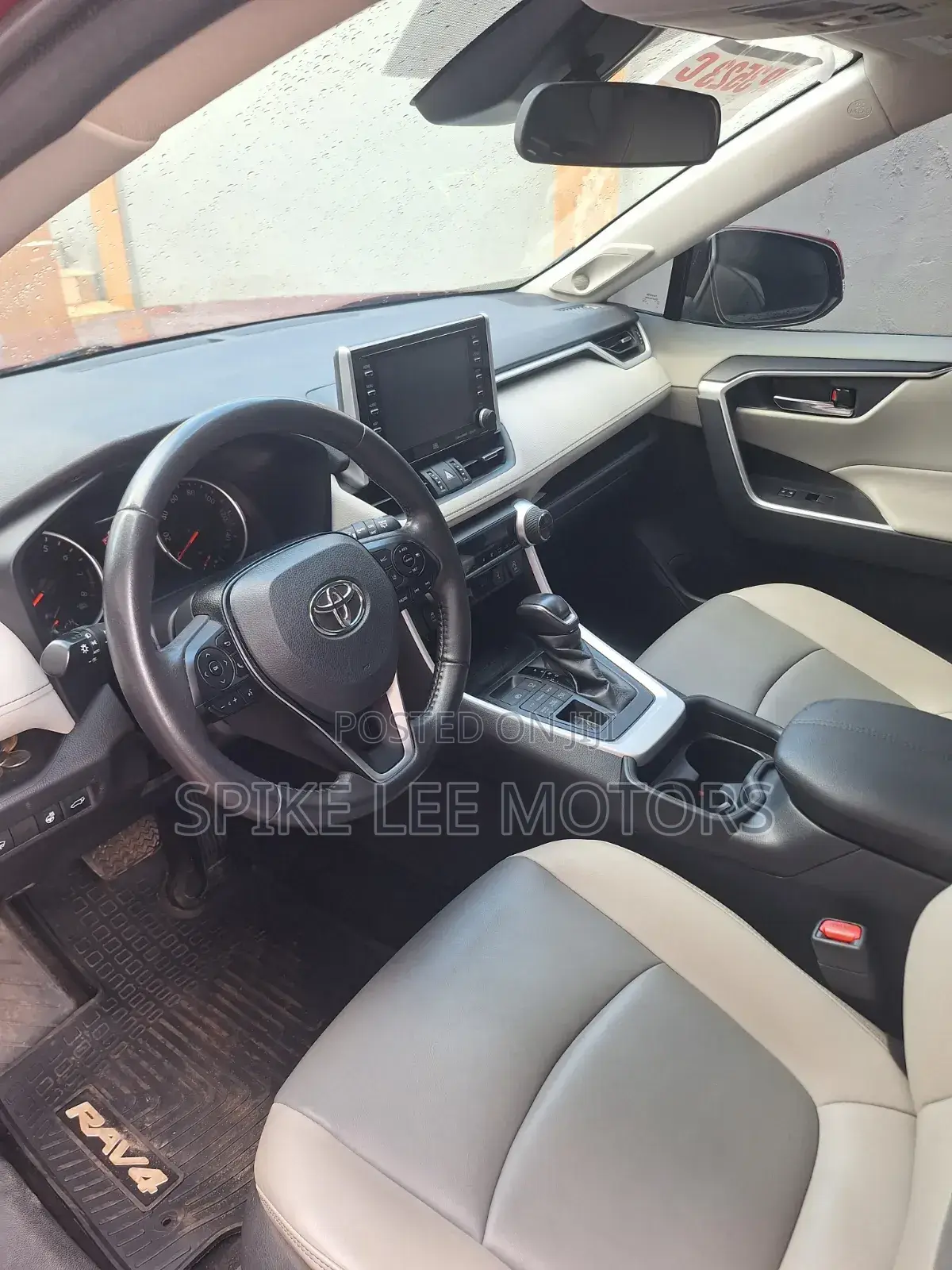 Toyota RAV4 XLE Premium 2021 Burgundy