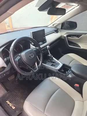 Toyota RAV4 XLE Premium 2021 Burgundy