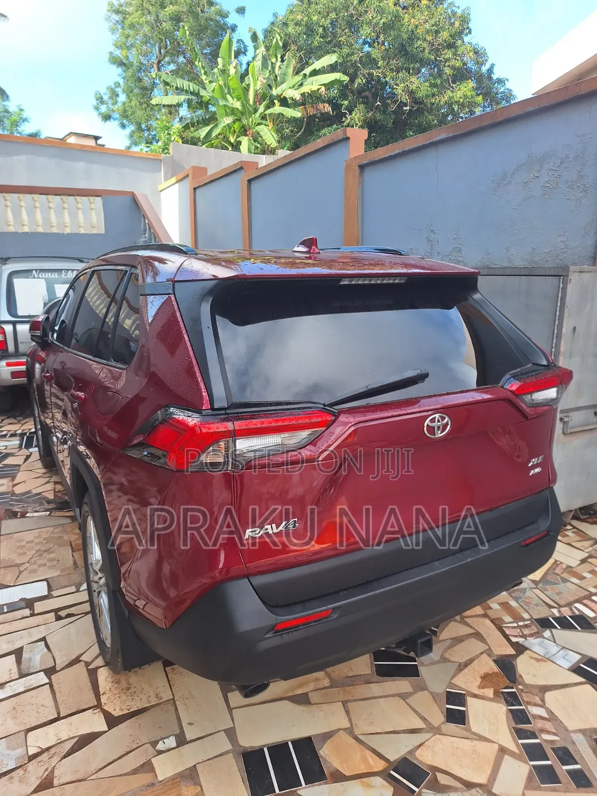 Toyota RAV4 XLE Premium 2021 Burgundy