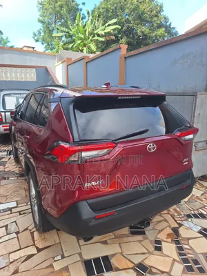 Toyota RAV4 XLE Premium 2021 Burgundy