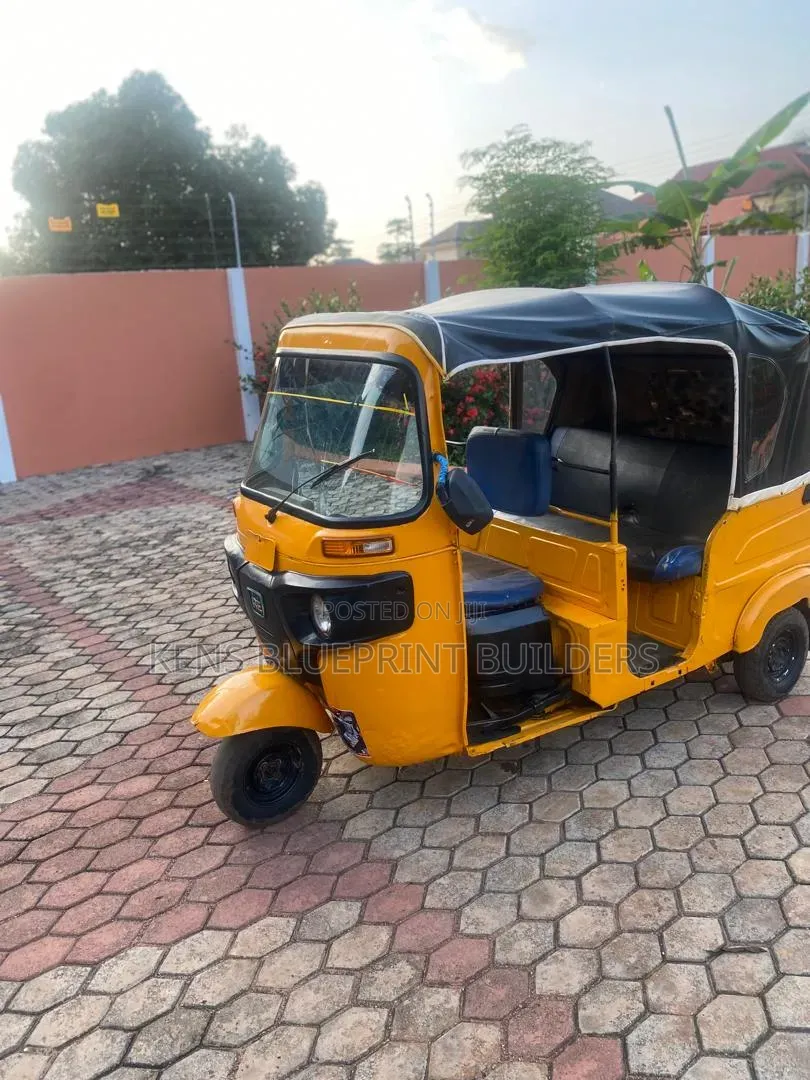 Bajaj RE 2022 Yellow