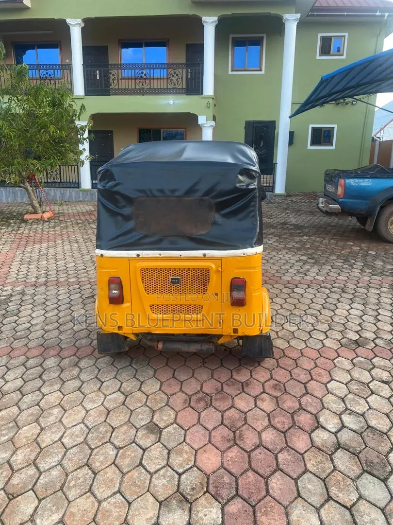 Bajaj RE 2022 Yellow