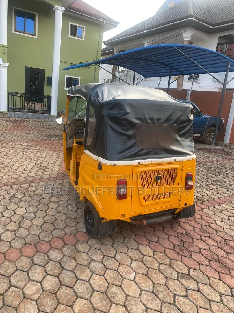 Bajaj RE 2022 Yellow