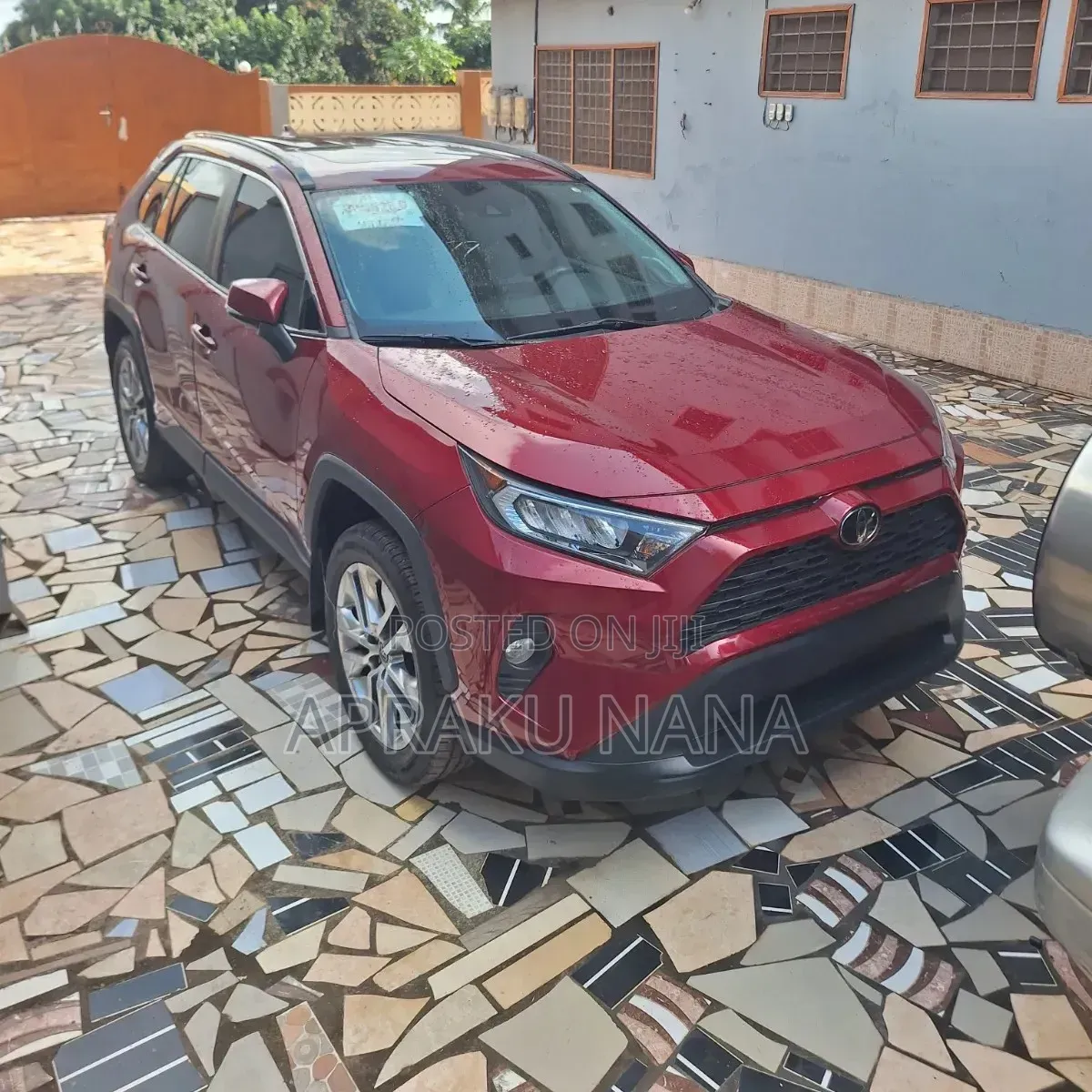 Toyota RAV4 XLE Premium 2021 Burgundy