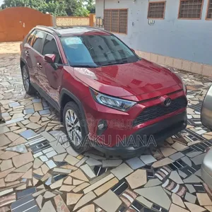 Toyota RAV4 XLE Premium 2021 Burgundy