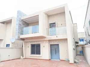 4bdrm Duplex in Lake Side Estate for sale