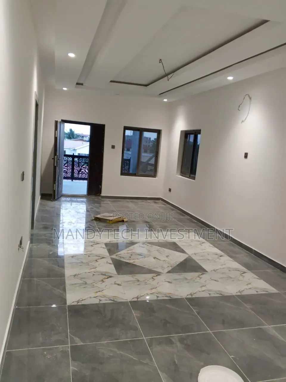 4bdrm Duplex in Lake Side Estate for sale