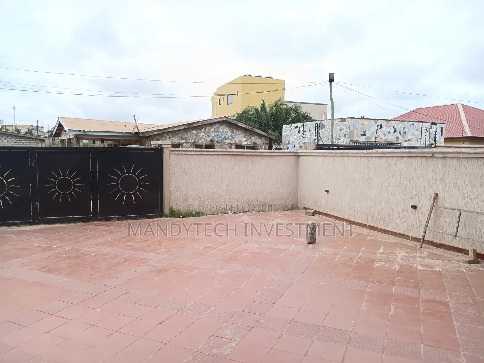 4bdrm Duplex in Lake Side Estate for sale