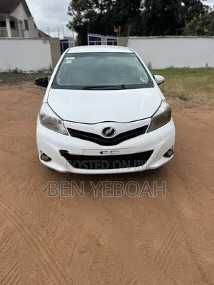 Toyota Vitz 1.3 AWD 3dr 2012 White