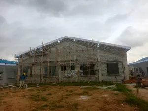 Professional Roofing Installer