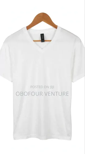 GILDAN v-Neck. Quality Tees >>Looking for That Clean VNTS